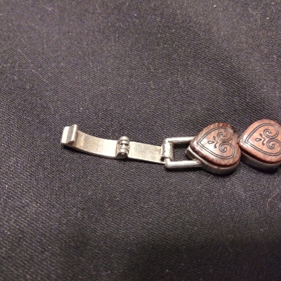 Wood Look Heart Bracelet - Picture 4 of 6